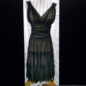 Sz 5/6 En Francais Montreal Ruched Midi Dress